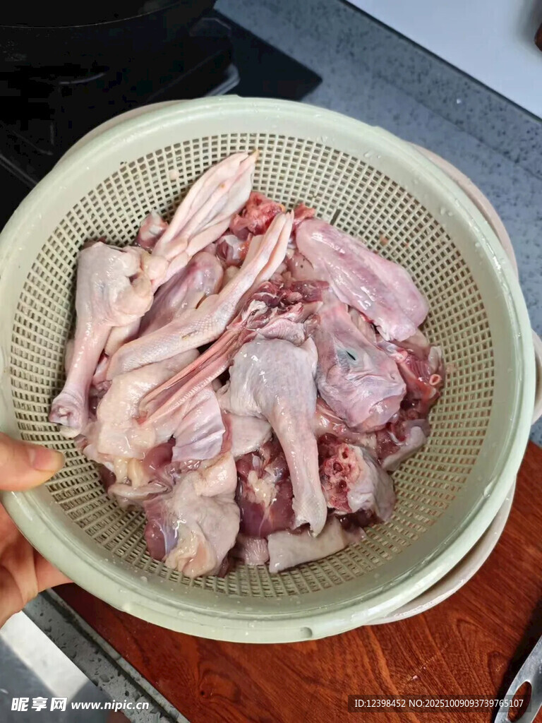 新鲜鸡肉食材