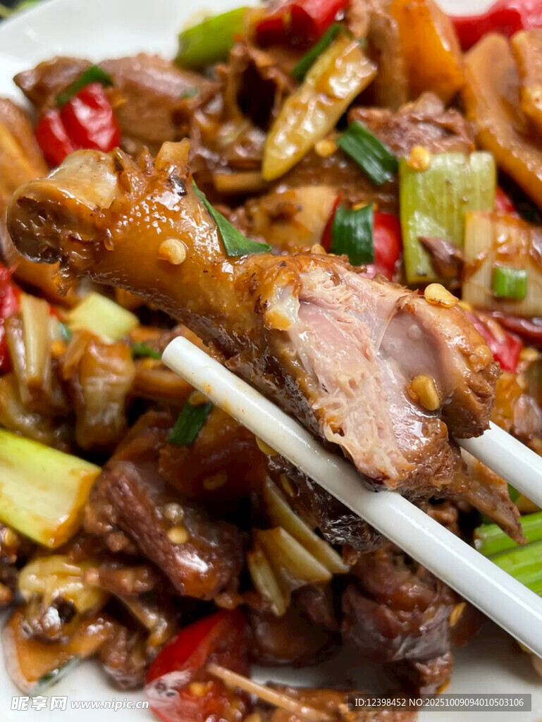 香辣美味爆炒鸭肉
