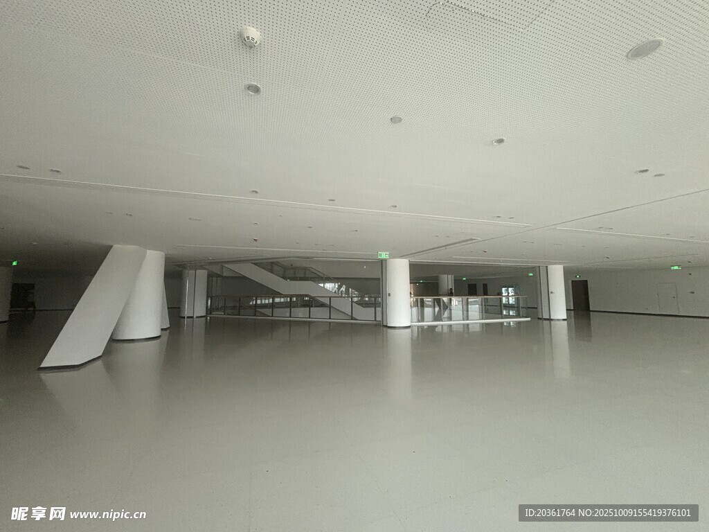 空旷现代室内空间场景