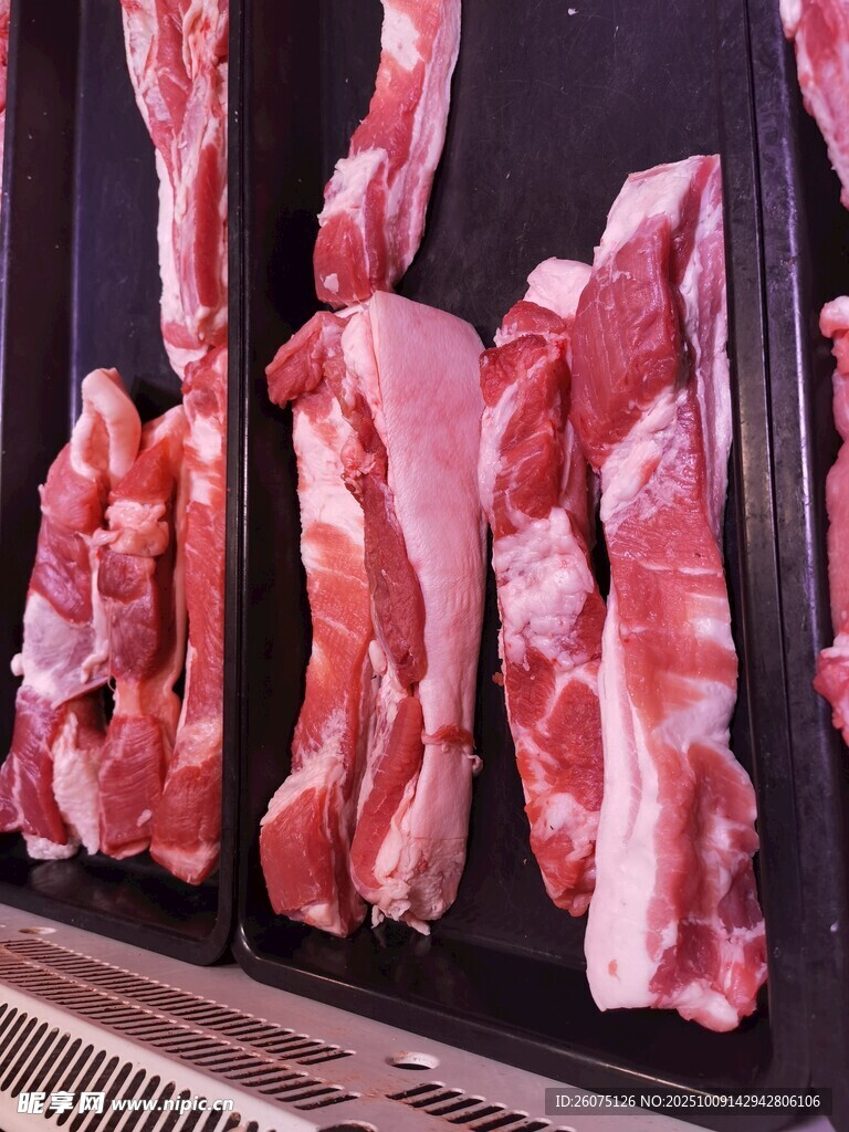 新鲜猪肉陈列展示