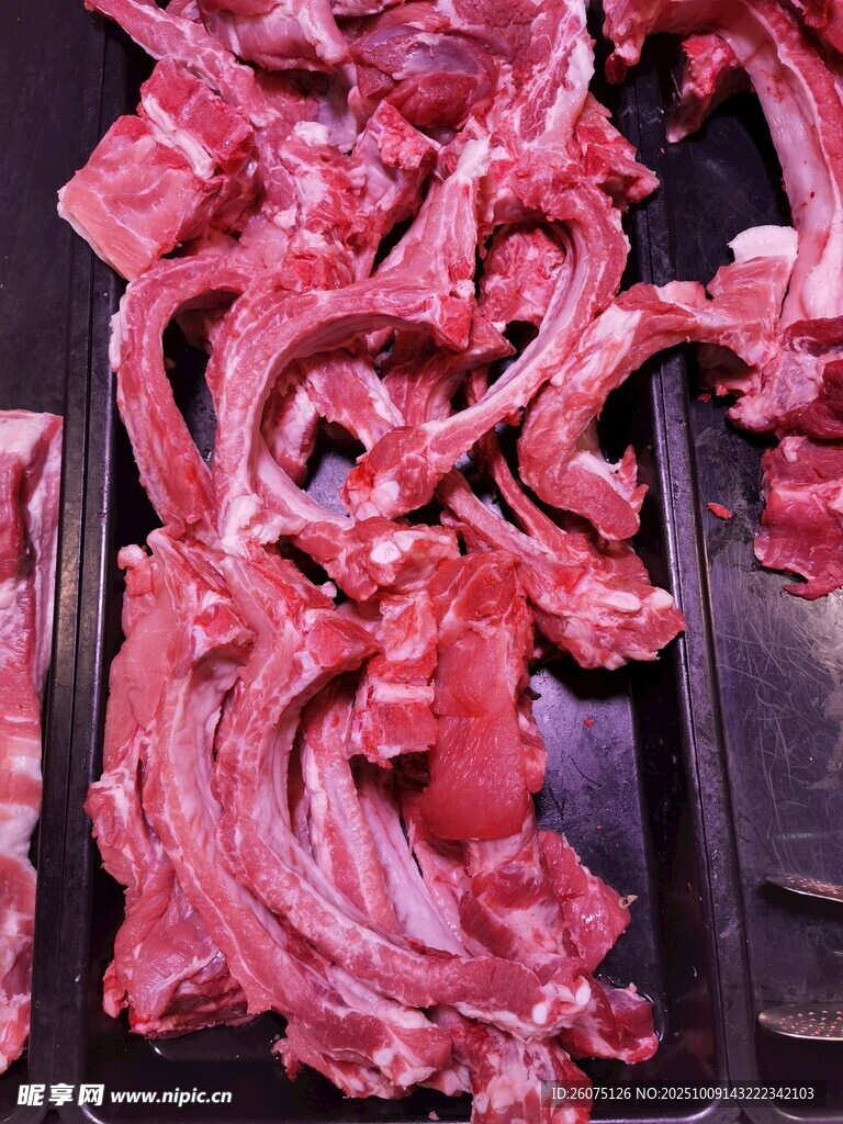 新鲜生排骨特写