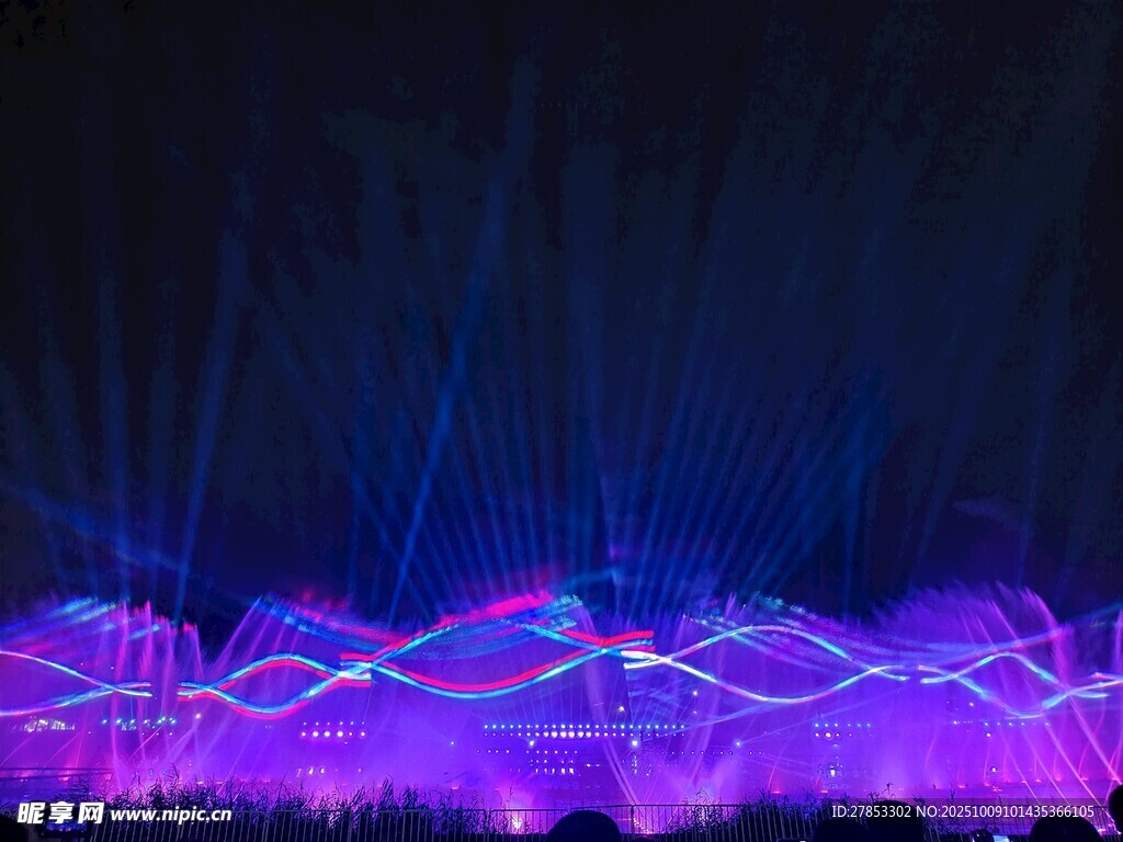 梦幻紫色动感光线图案