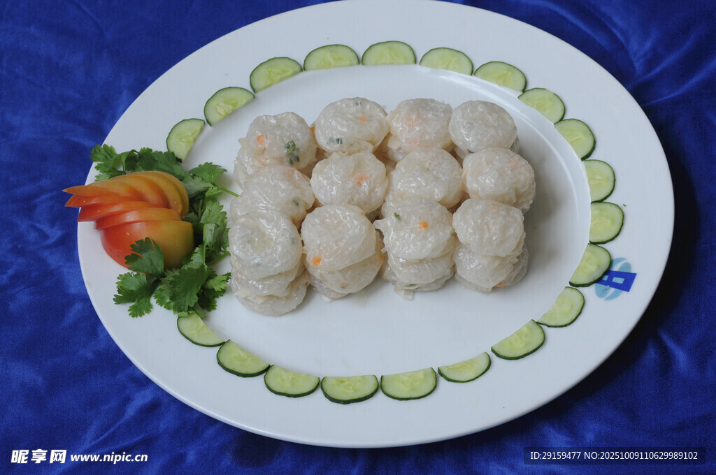 美味鲜虾饺摆盘精致