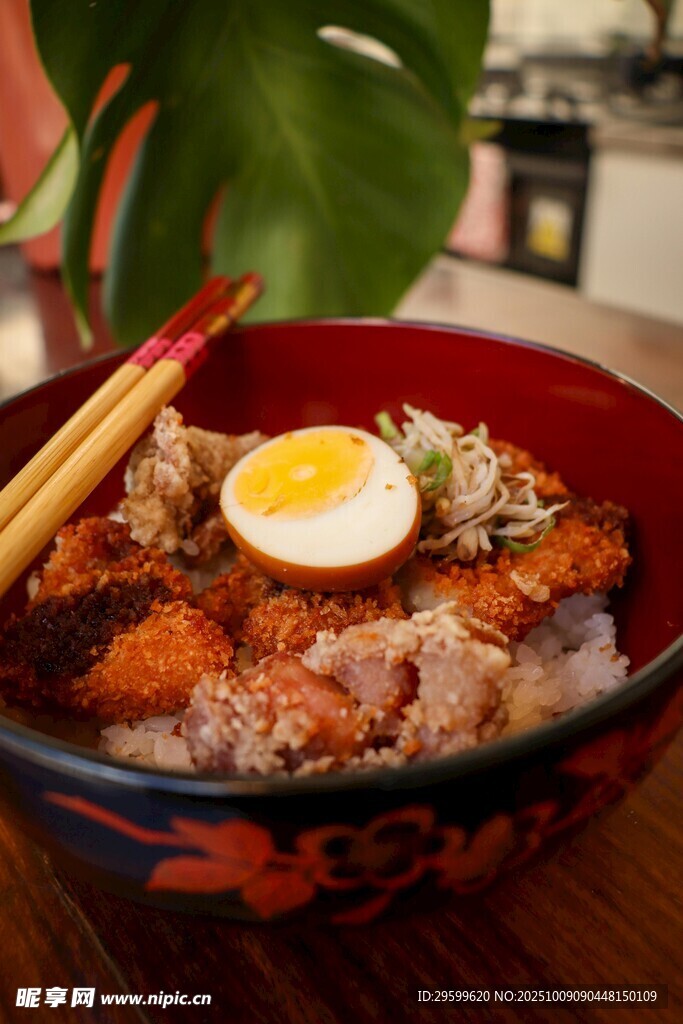 美味日式叉烧蛋盖饭