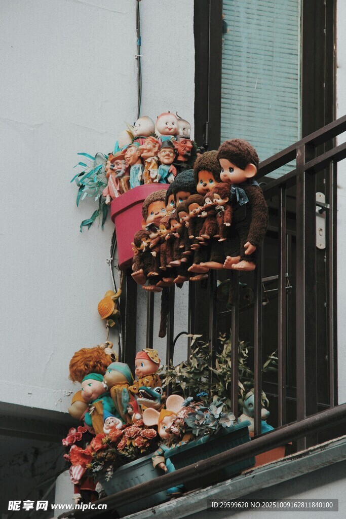 阳台多彩花卉装饰景观