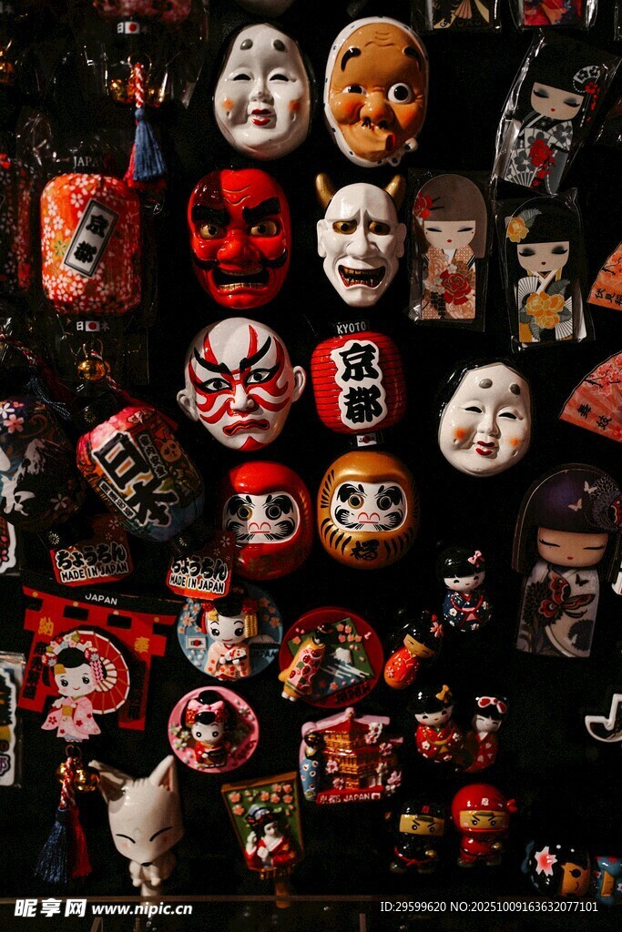 多样日本传统面具展示
