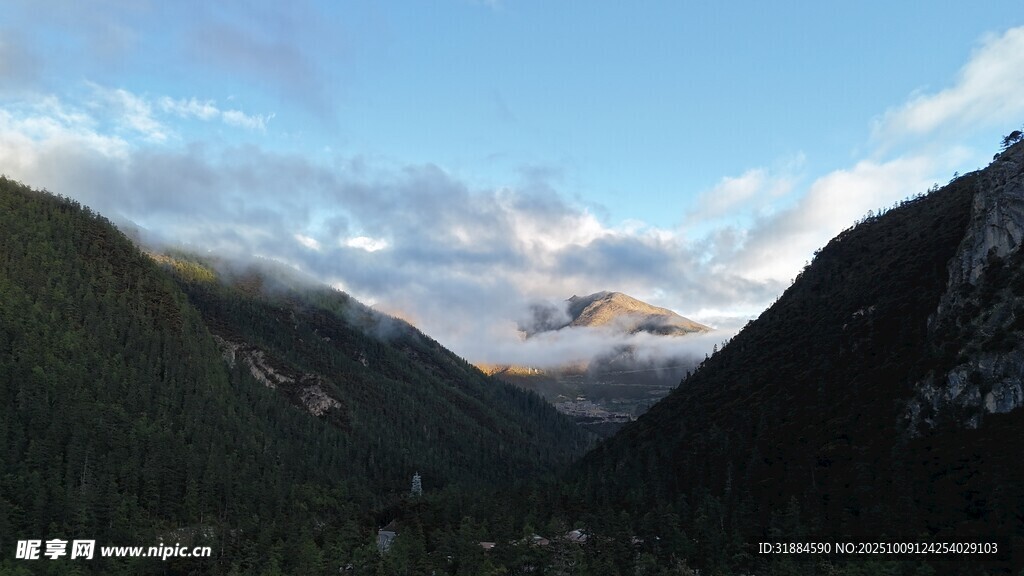 山间云海美景