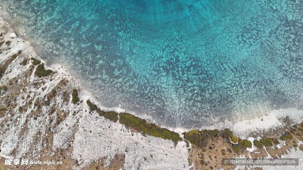清澈海边美景