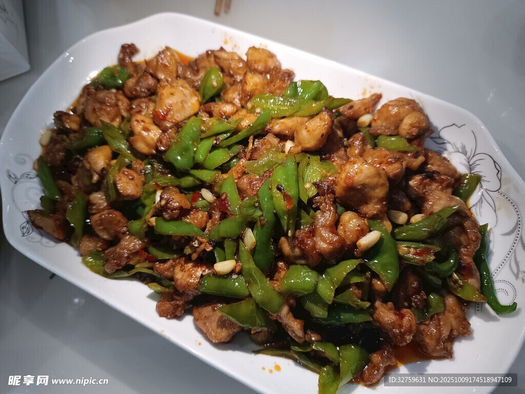 青椒炒兔肉