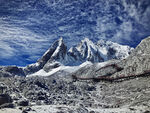 巍峨雪山壮丽风光