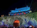 古城夜景灯光秀表演
