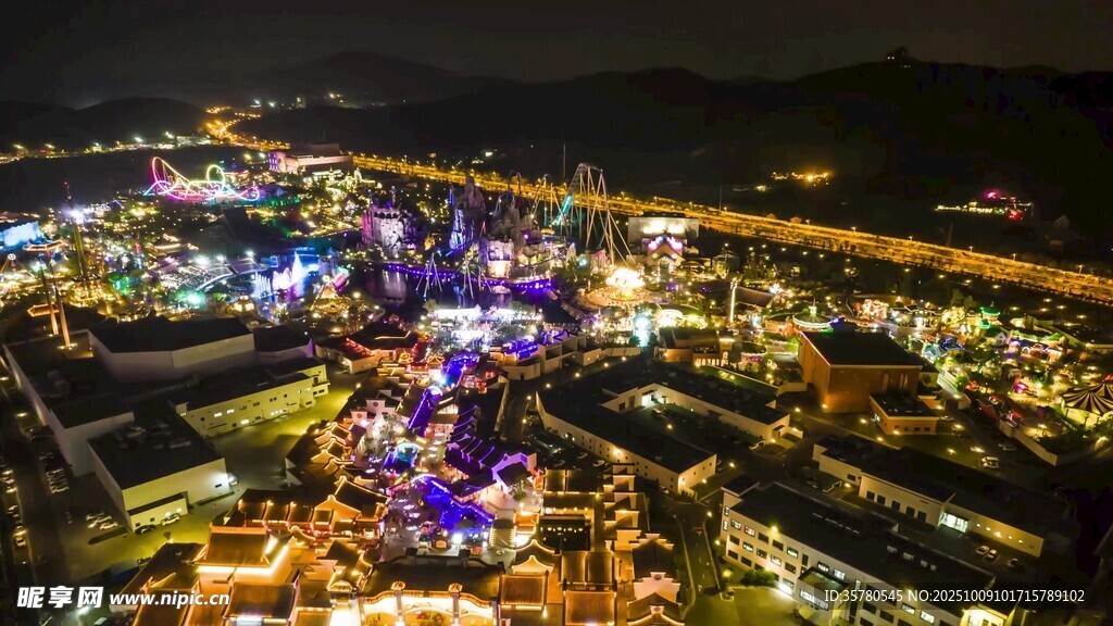 城市璀璨夜景俯瞰图
