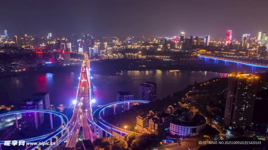 城市璀璨夜景跨江大桥