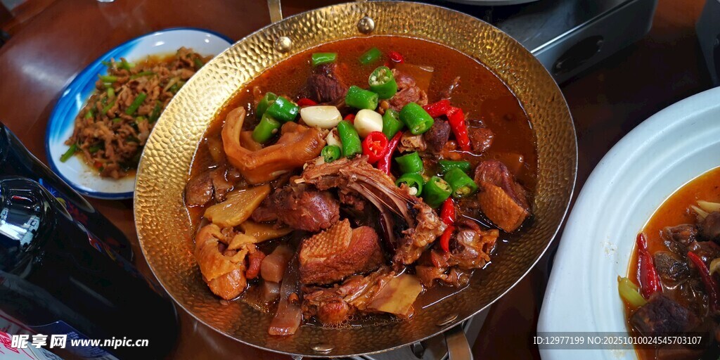 美味香辣干锅鸡