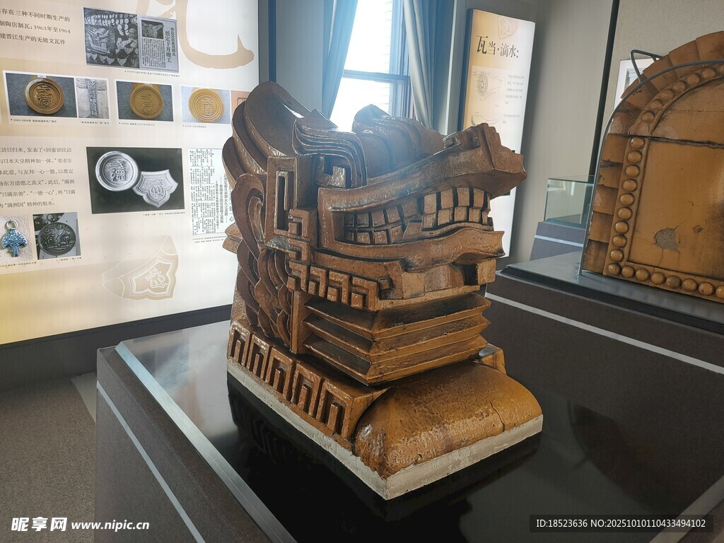 伪满皇宫古代精美木雕艺术品展示