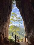 山洞外风景