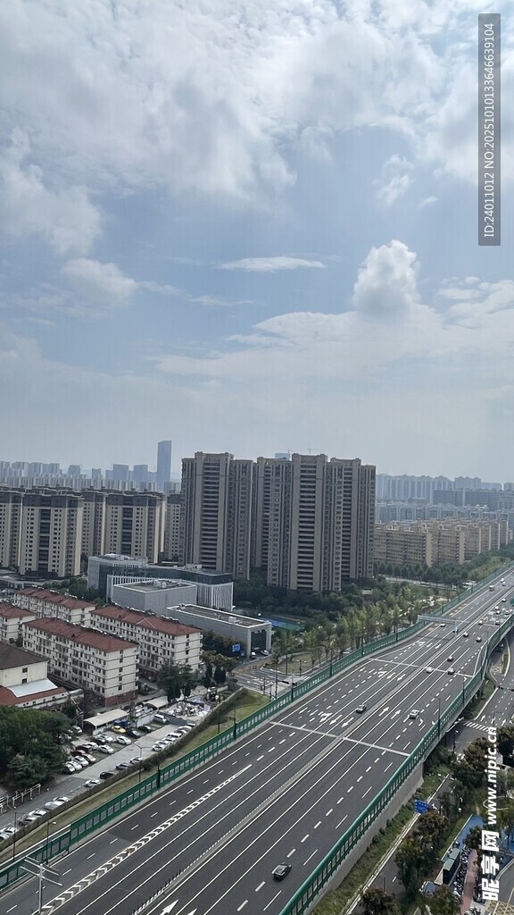 城市交通干道与建筑群景观