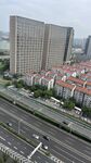 城市高楼与低层建筑景观