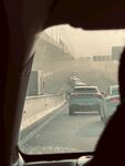 车内视角的道路行车景象