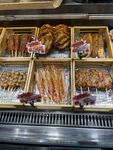 多样美味熟食陈列展示
