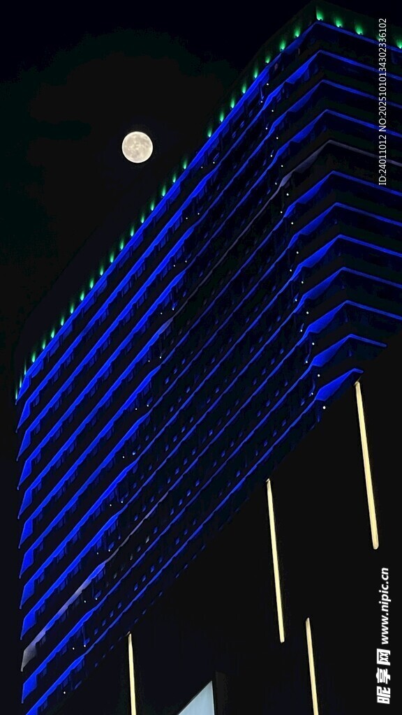 夜晚高楼的绚丽灯光