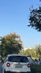 户外停放的白色SUV车辆