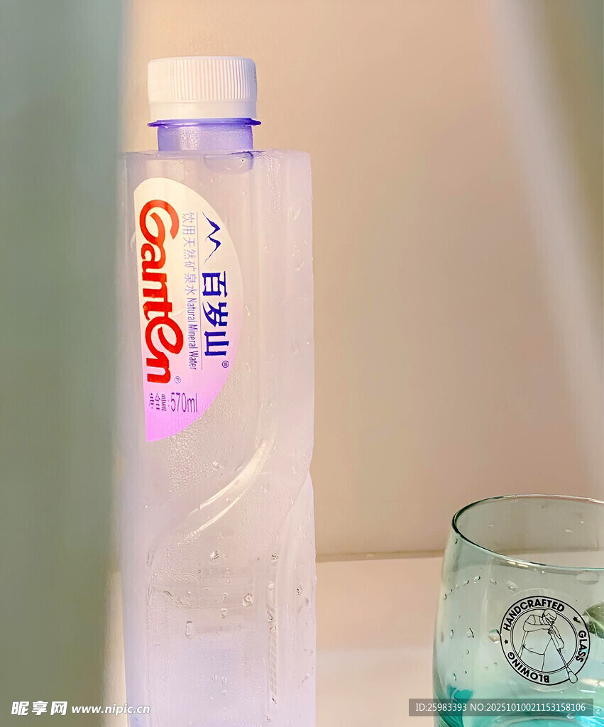 矿泉水
