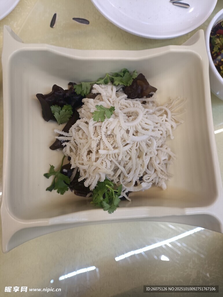 白毛肚摆盘展示