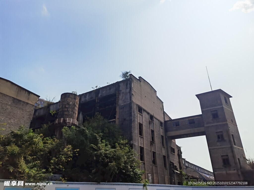 废弃工厂建筑风貌