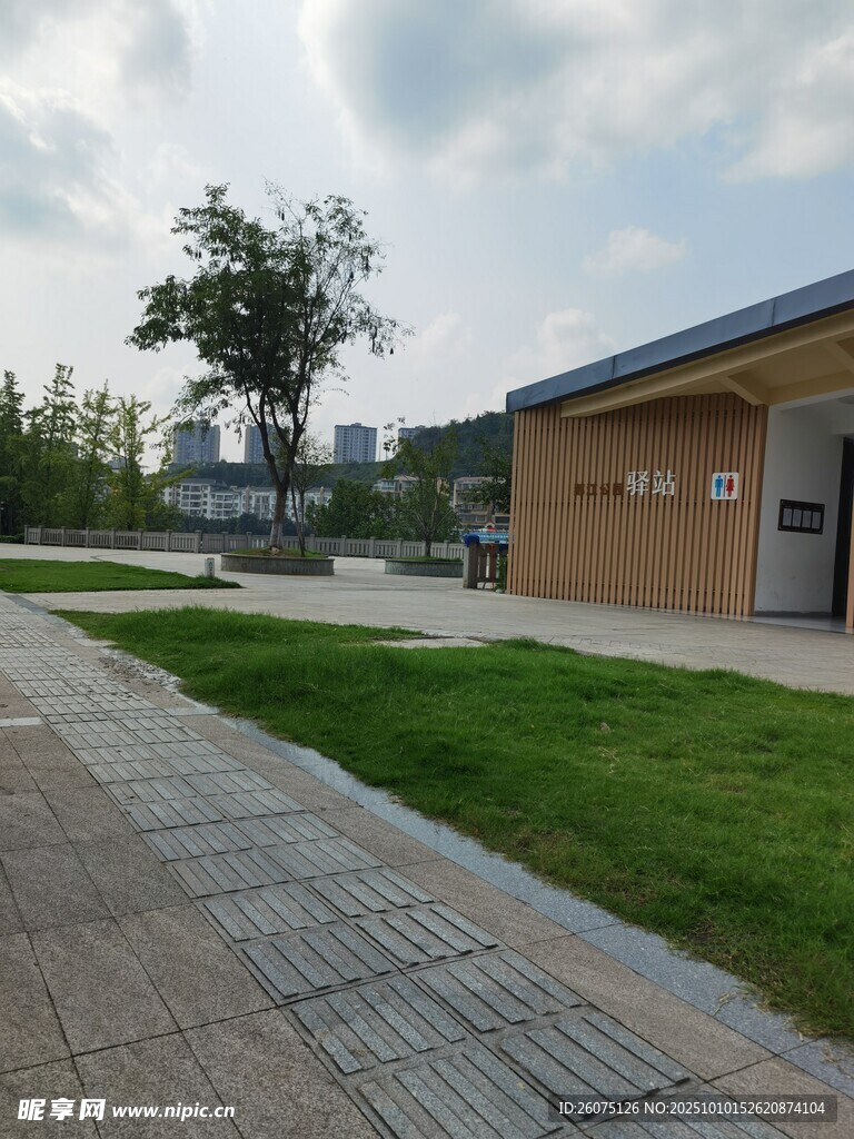 校园户外建筑与绿化景观