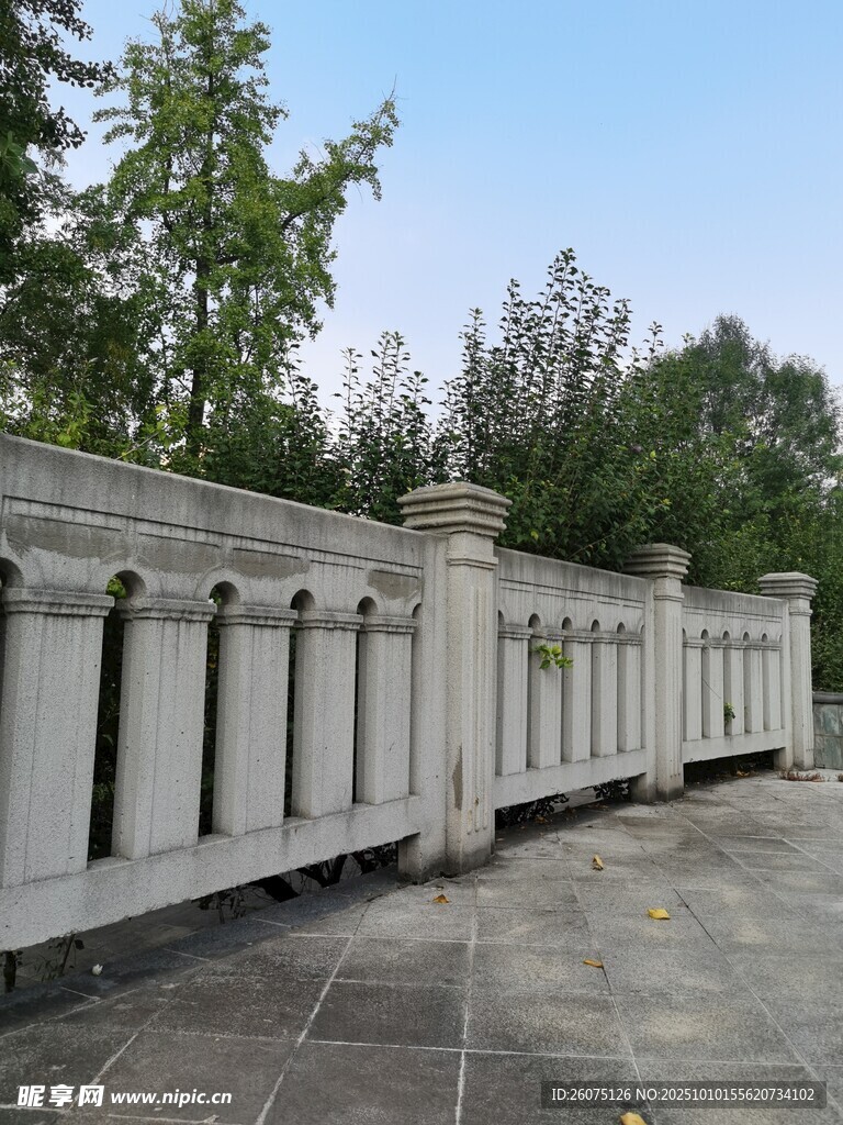 中式石质围栏景观
