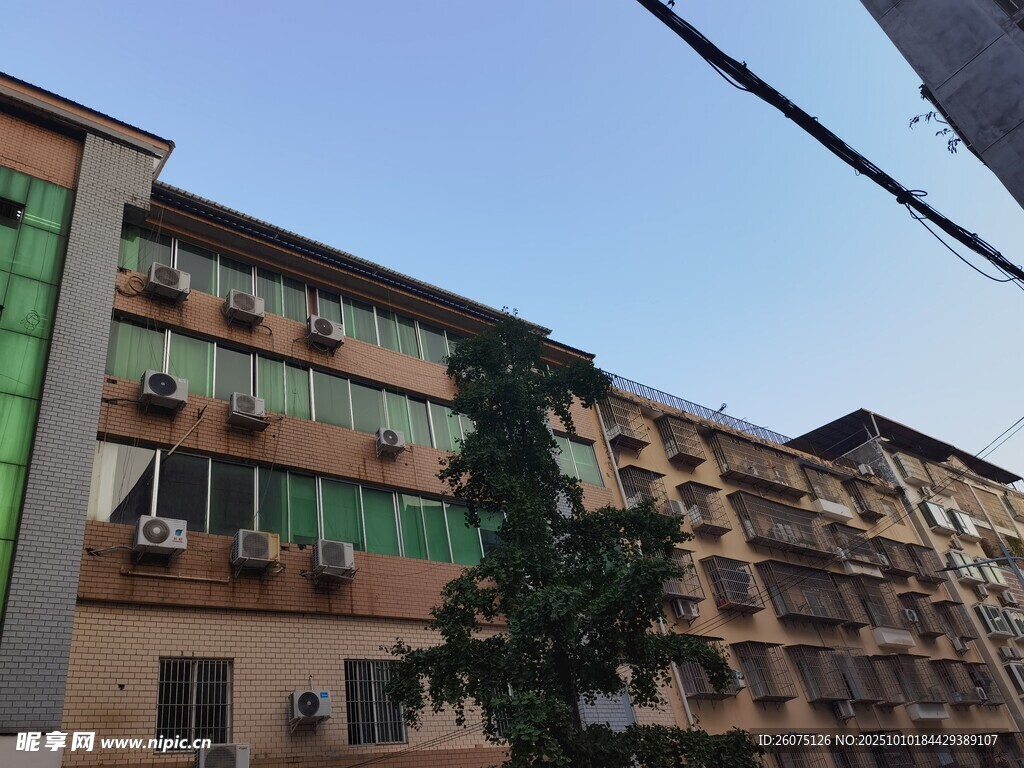 老旧居民楼外观景象
