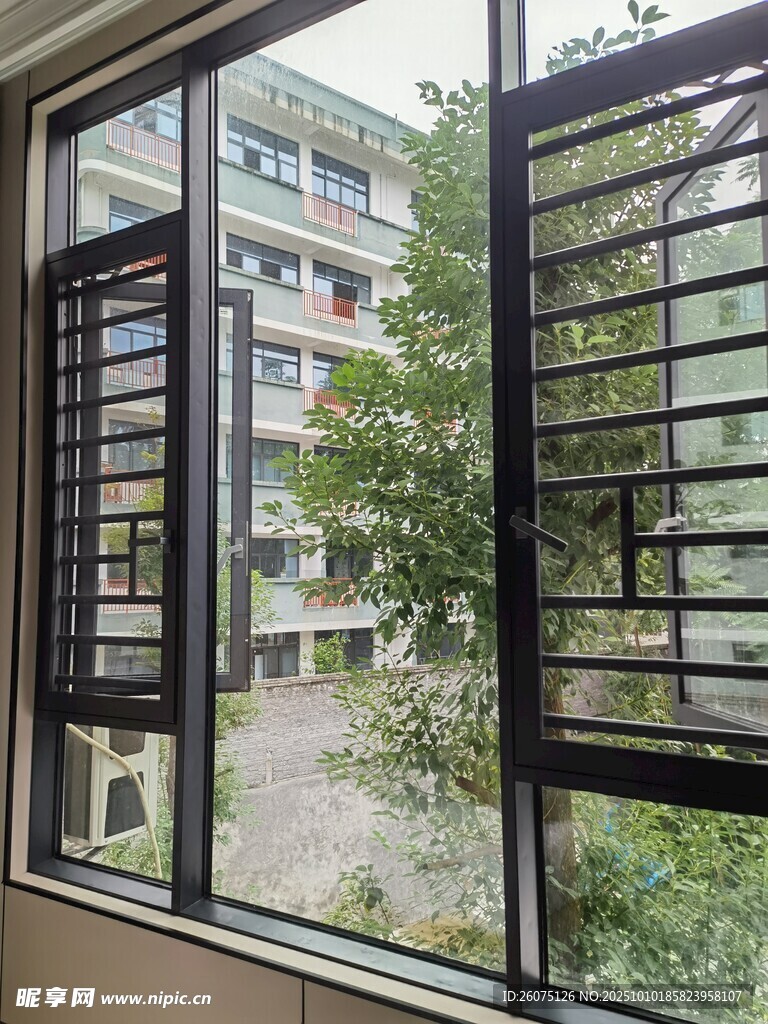 推开窗户见绿意景观