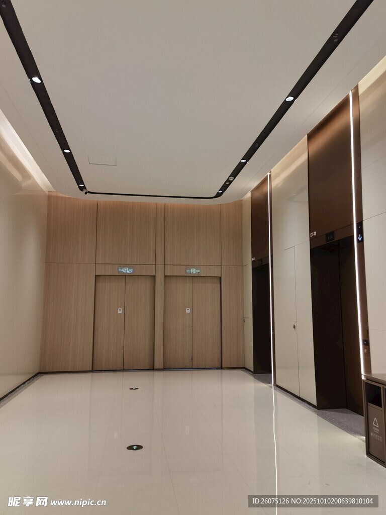 现代简约风格电梯厅空间