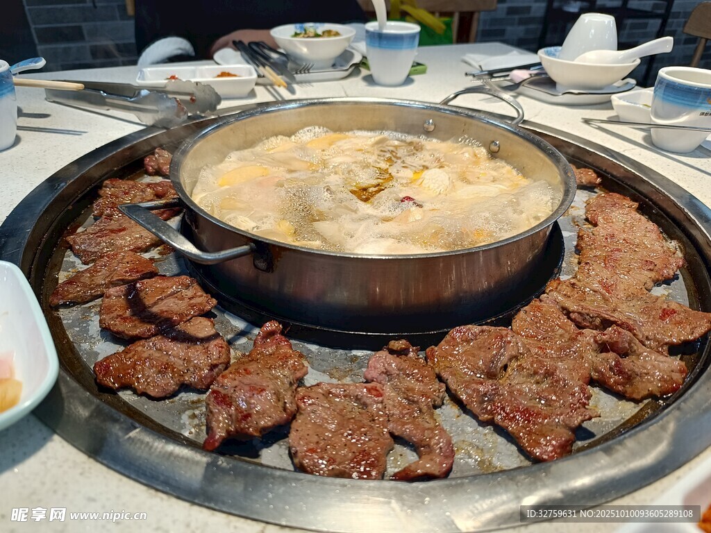 韩式烤肉火锅一体美食