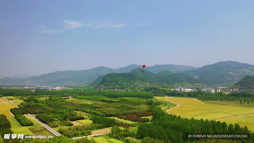 田园风光美景俯瞰图