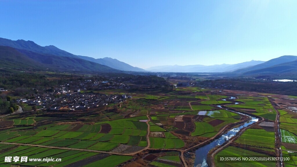 田园山村风光俯瞰美景