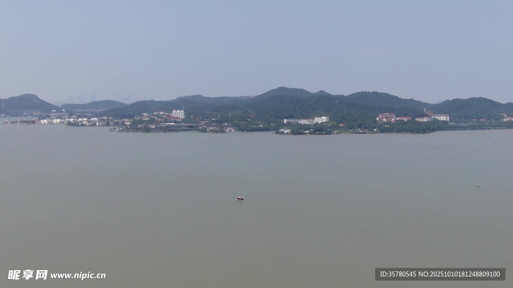 江边远景风光