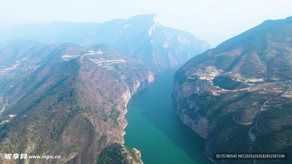 壮丽峡谷河流风光