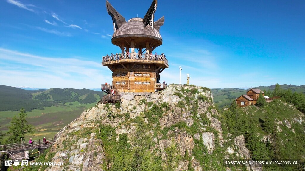 山顶独特造型观景塔