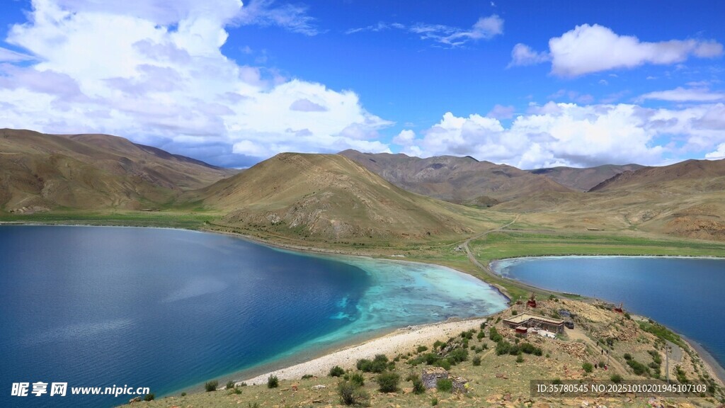 高原湖泊美景