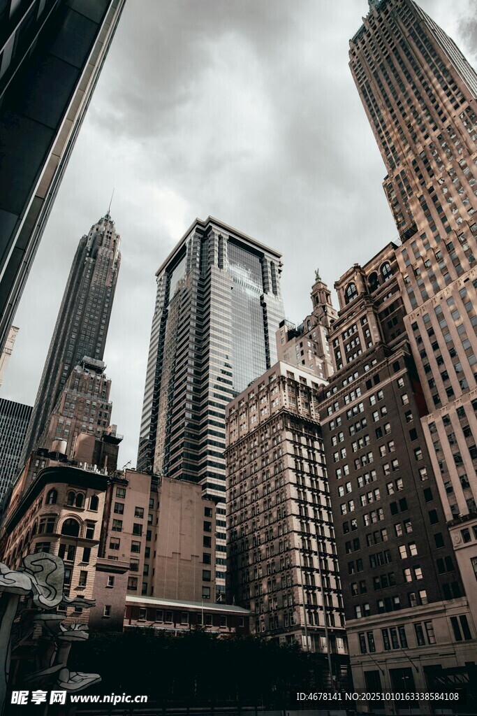 都市高楼林立景象