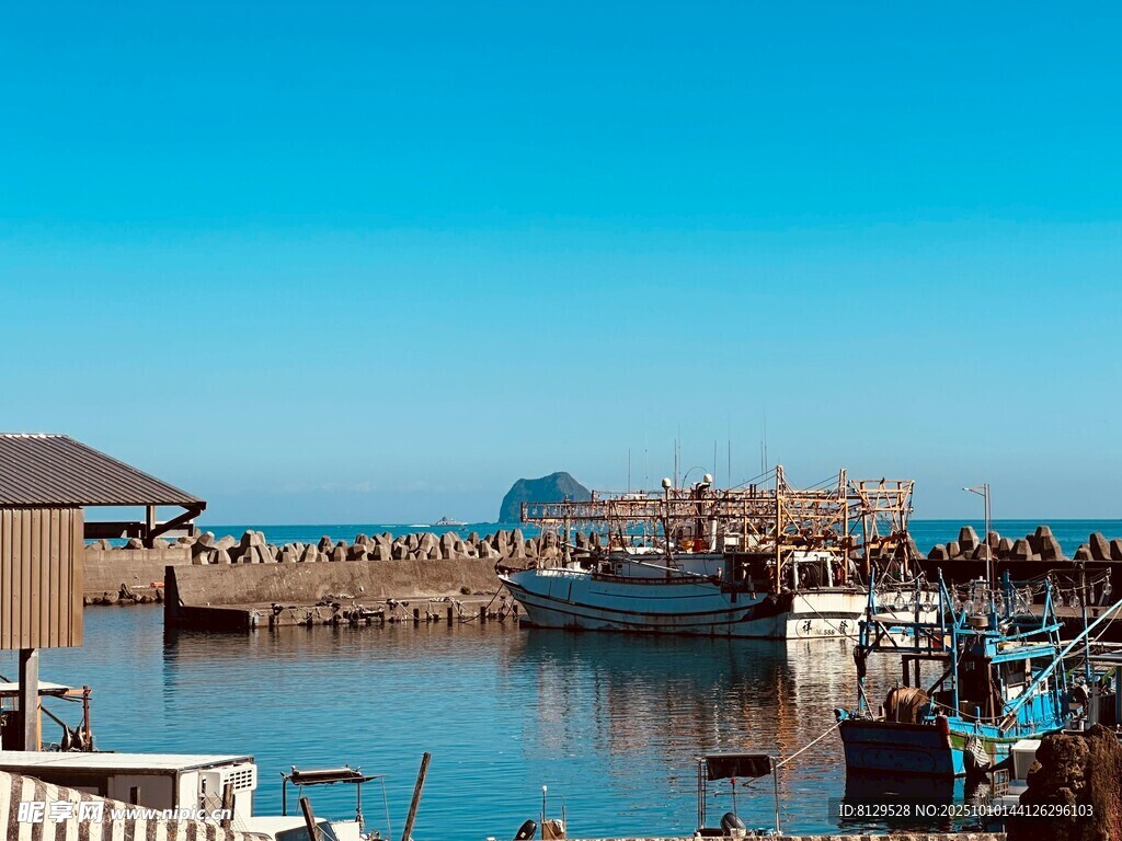 宁静海港码头风景