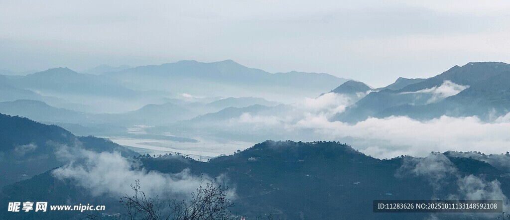 山间云海美景