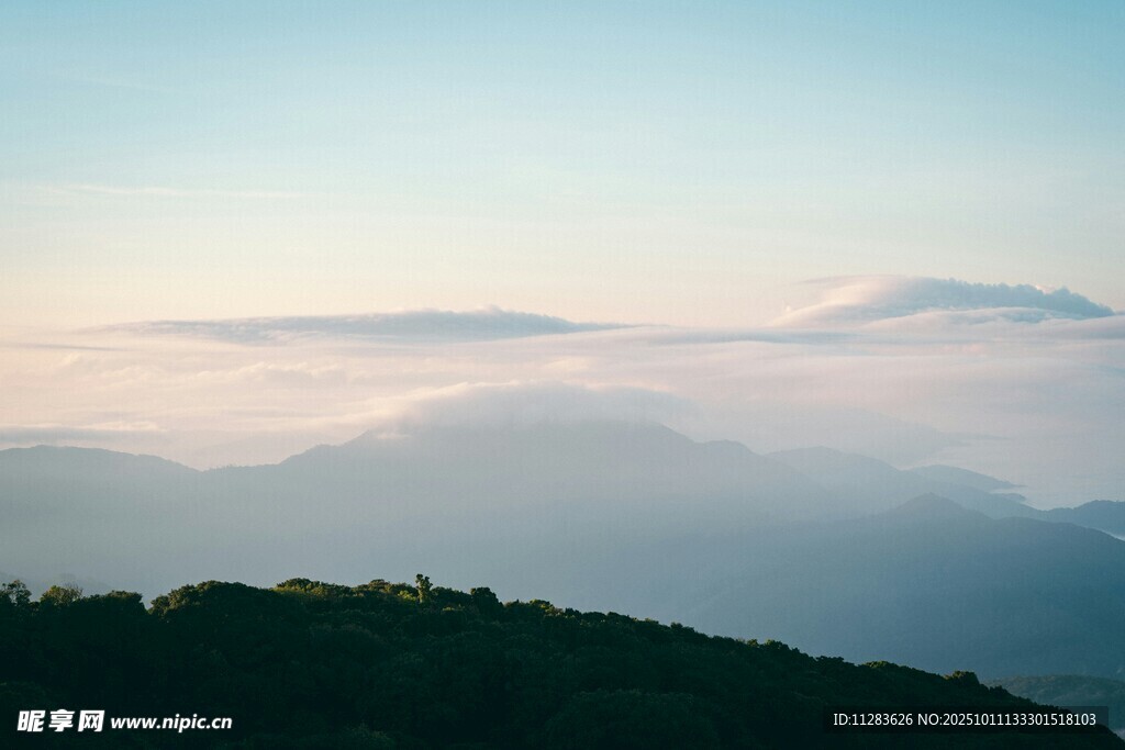 山间云海美景