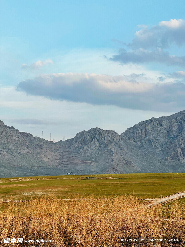 草原远山风景