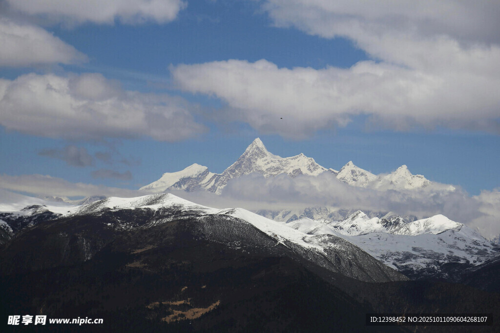 壮丽雪山美景