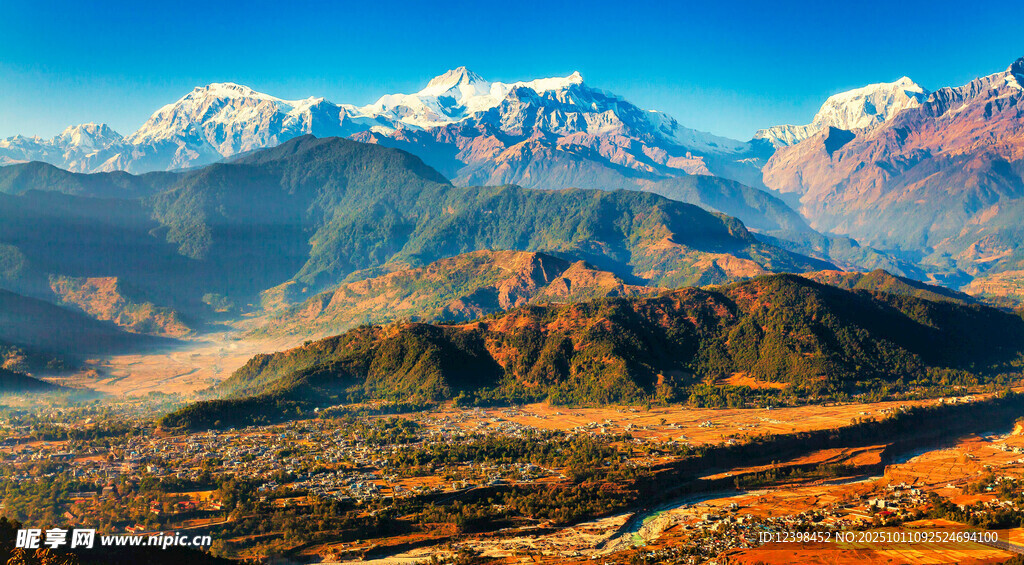 壮丽雪山风光景色