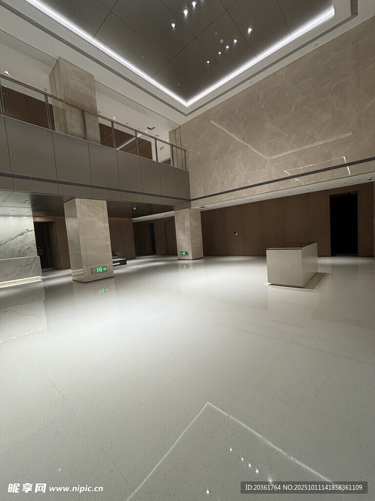 现代空旷室内空间场景