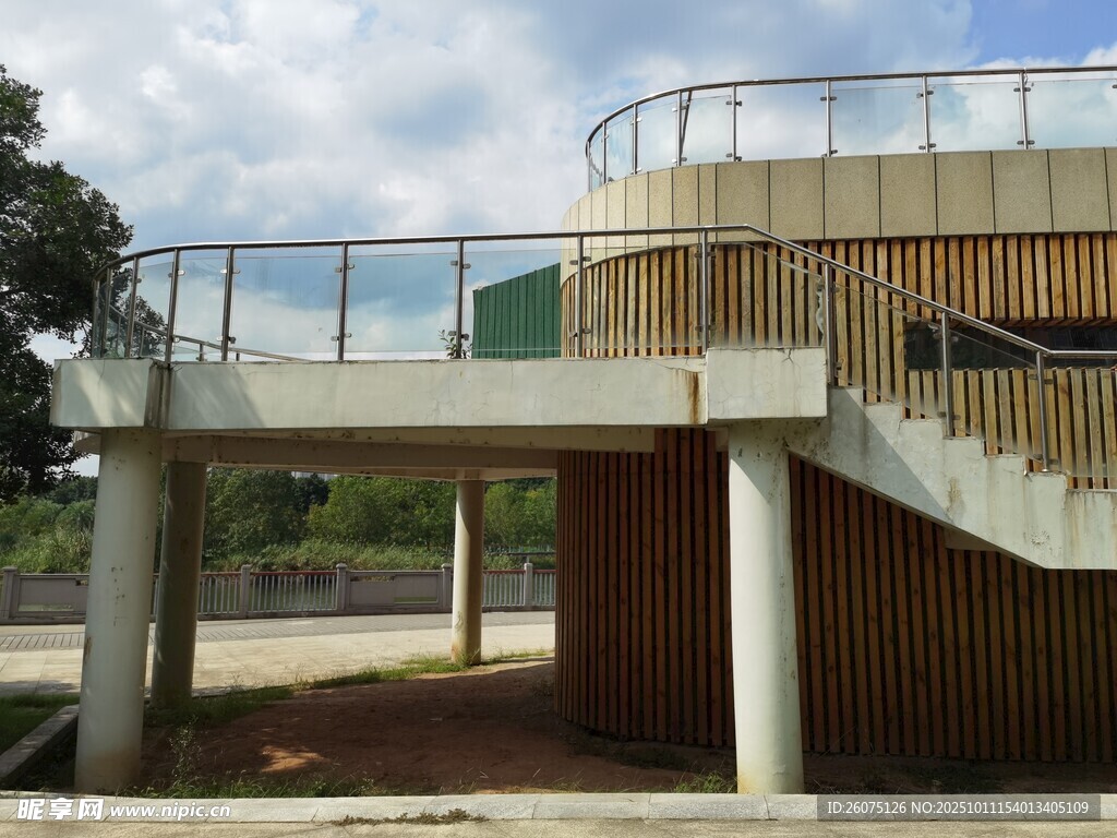 现代风格户外观景平台
